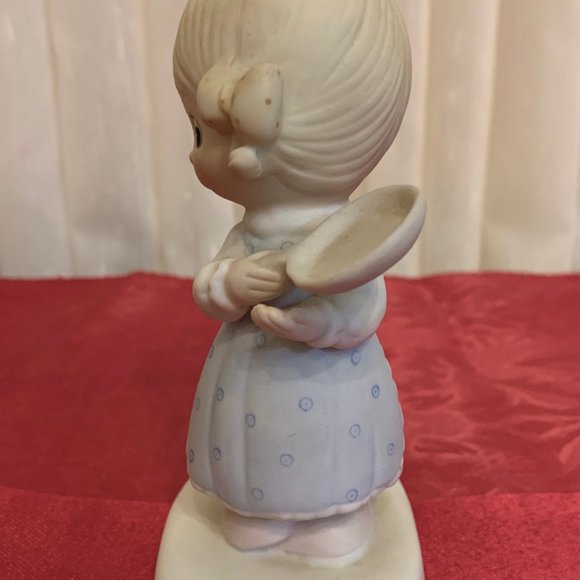 Precious Moments - Eggs Over Easy - Girl w/Fry Pan - Picture 6 of 9